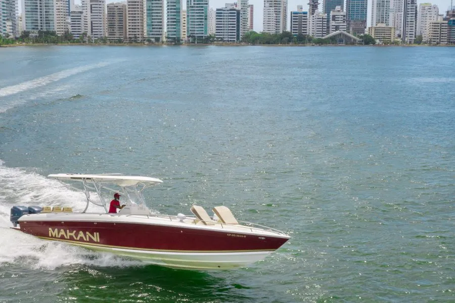 38ft boat MAKANI – 14 Guests