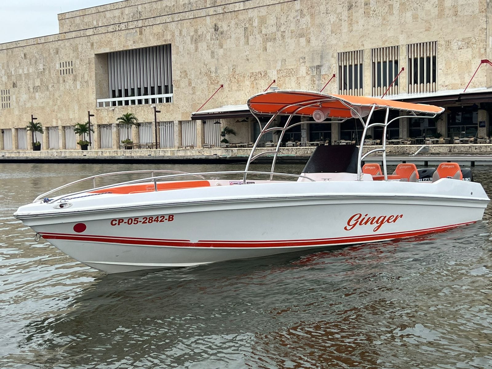 29 ft private boat Ginger for up to 8 guests in Cartagena